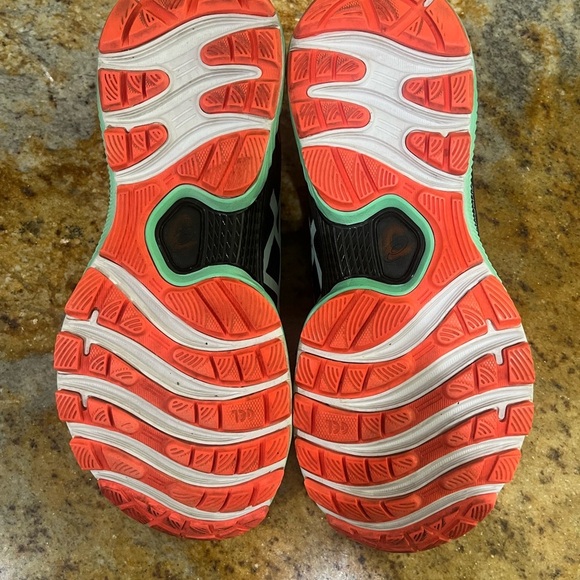 ASICS Gel Nimbus 22 size 7 - Picture 9 of 9